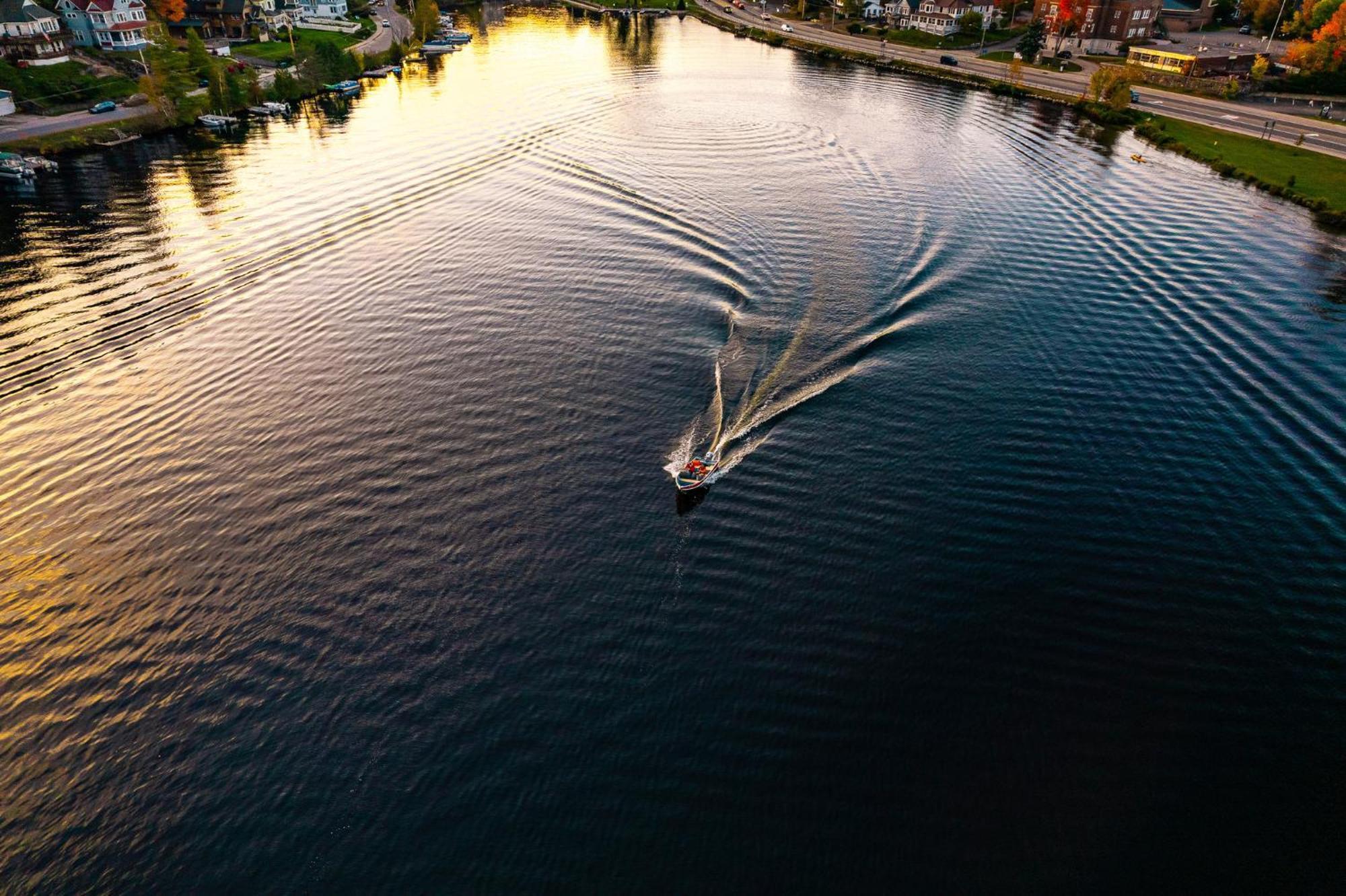 Voco Saranac Lake Ny - Waterfront By Ihg Exterior photo